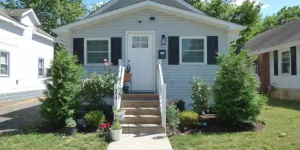 24 HARDING AVENUE