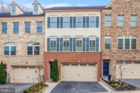 215 TREYBURN WAY