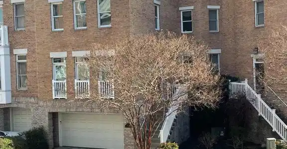 1225 HARBOR ISLAND WALK