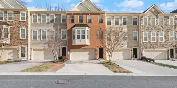 226 MOHEGAN DRIVE