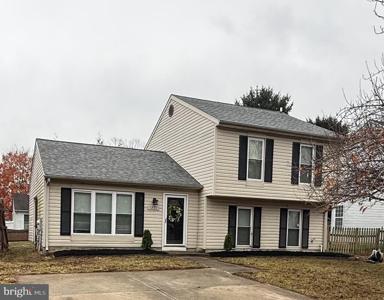 1231 CALDWELL CT N
