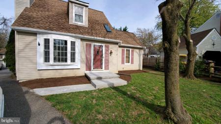 1025 HYDE PARK DRIVE