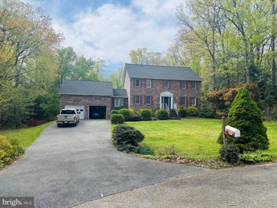 303 SWAYING OAK COURT