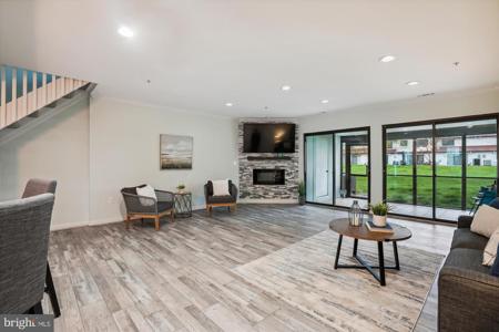 37E QUEEN ANNE WAY