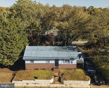 1002 TYLER AVENUE
