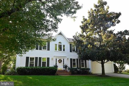 1901 HUNT MEADOW DRIVE