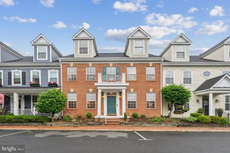 758 MONUMENT AVENUE