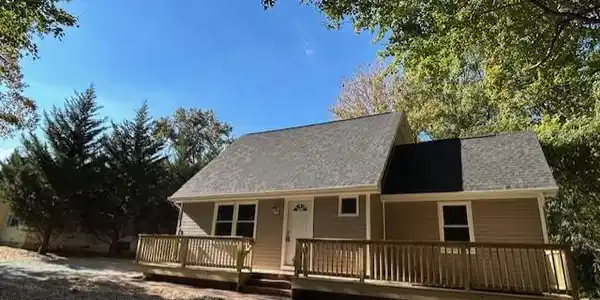 213 SLIPPERY HILL LN