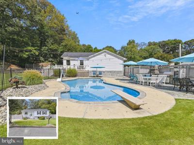 450 CLOVERDALE CIRCLE