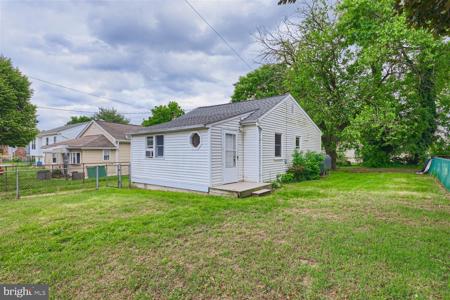 7922 W END DRIVE