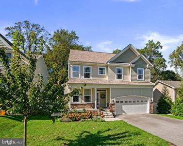1214 RAMBLEWOOD DRIVE
