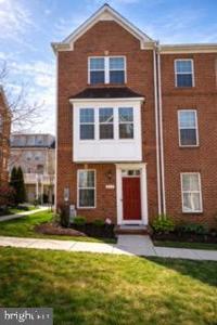 737 MACON STREET