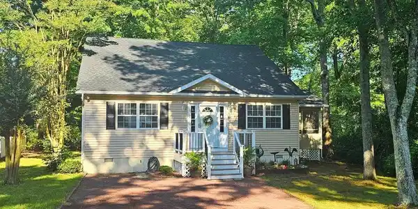 14 WILLOW WAY