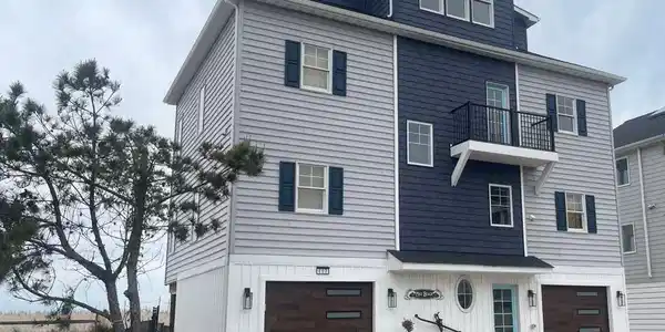 402 S BAY FRONT ROAD