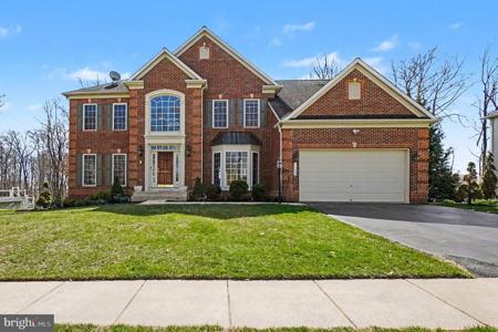 1122 OAK TREE DRIVE