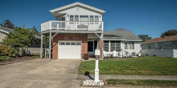 5211 SEA SPRAY ROAD