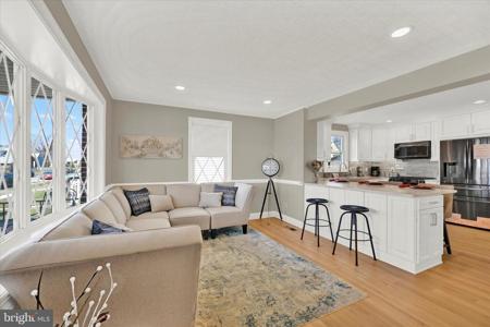1511 LESLIE ROAD