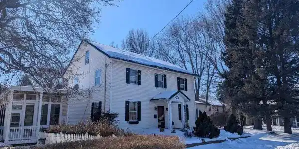 364 LEWIS STREET