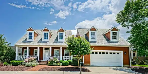 6 JEFFERSON COURT