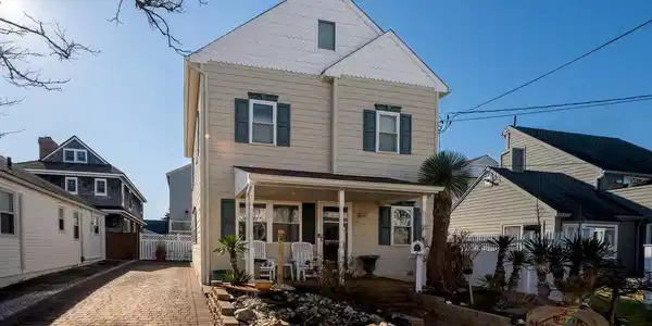 32 N MANOR AVENUE