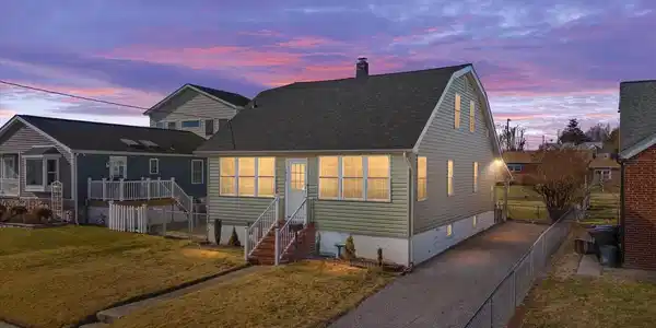 1924 SUNBERRY ROAD