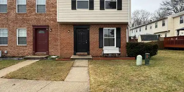 146 MARINE OAKS DRIVE