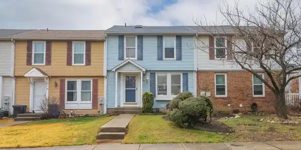 38 TOWNS COURT