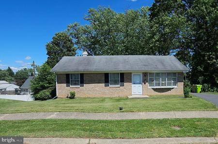 1904 LARCH COURT
