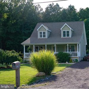 225 WAKEFIELD DRIVE
