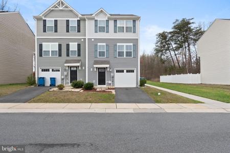 64 HONEYLOCUST CIRCLE