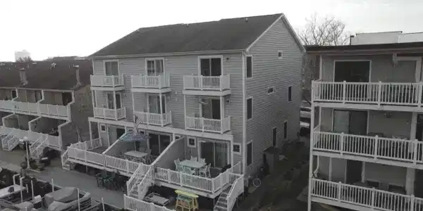 712 MOORING ROAD