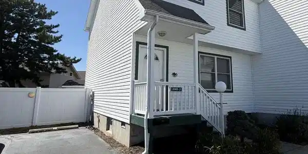2601 SPARROW LANE