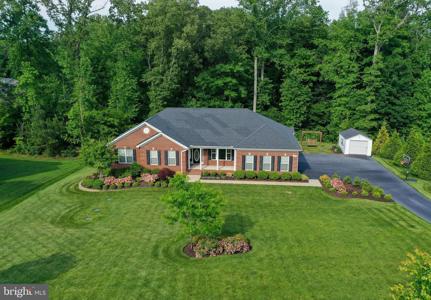 3215 HUNTSMAN DRIVE