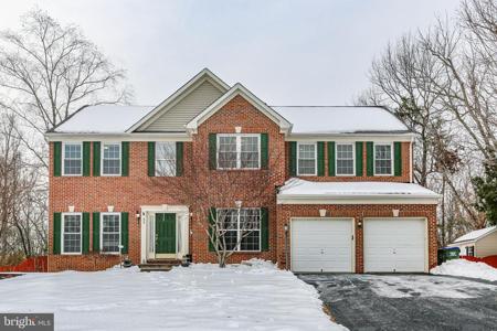 45 CRESTWOOD LANE