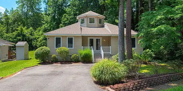 6 BIRDNEST DRIVE