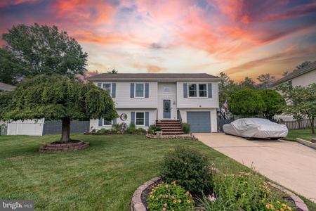 3809 HAZEL COURT