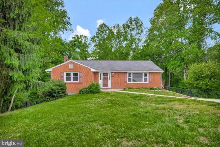 22 HILLSIDE COURT
