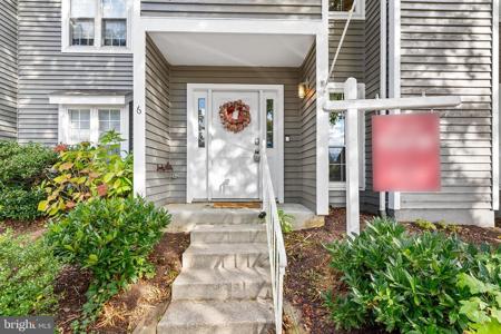 6 EDGEWOOD GREEN COURT