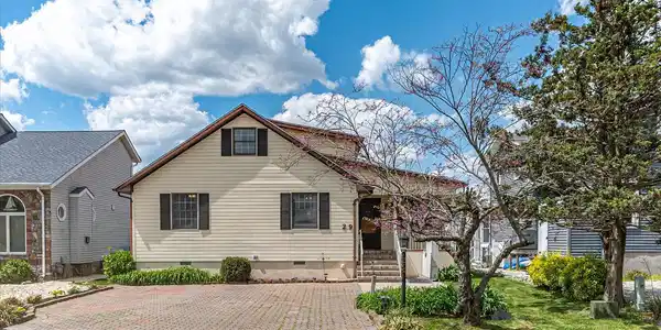 29 MOONSHELL DRIVE