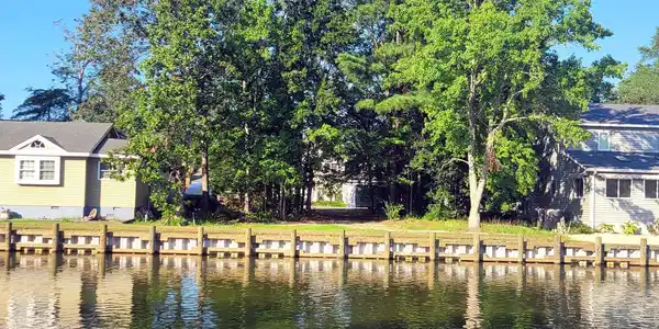 7 CRAB CAY COURT