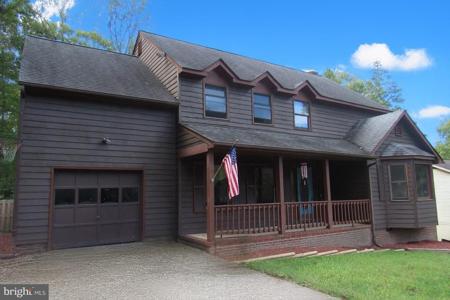 4 ENDICOTT LANE
