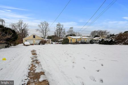 1017 SHORELAND DRIVE