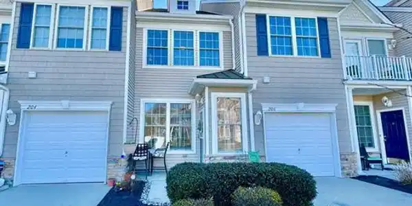 206 SPRINGDALE CT