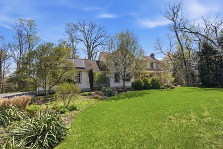 55 HOWES LANE
