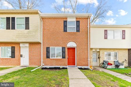 319 SWEET BRIAR COURT