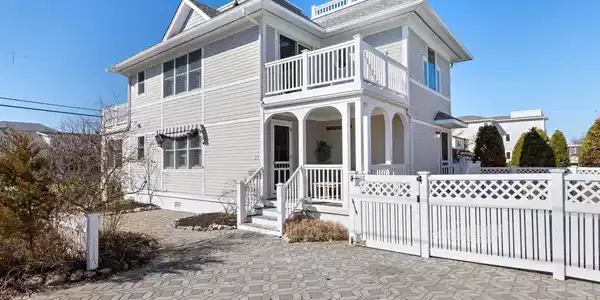 27 FIFTH ST