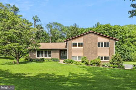 111 FOXRIDGE DRIVE