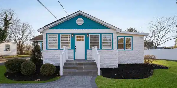 134 PINETREE DRIVE