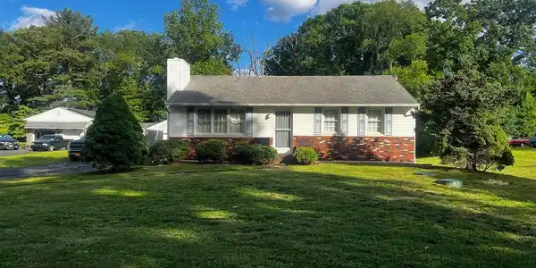 1009 TRIMBLE ROAD