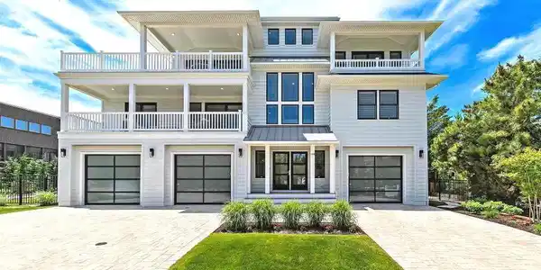 151 LONG BEACH